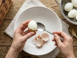 come sbucciare le uova sode