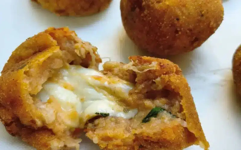 Bombette di melanzane alla parmigiana con cuore filante